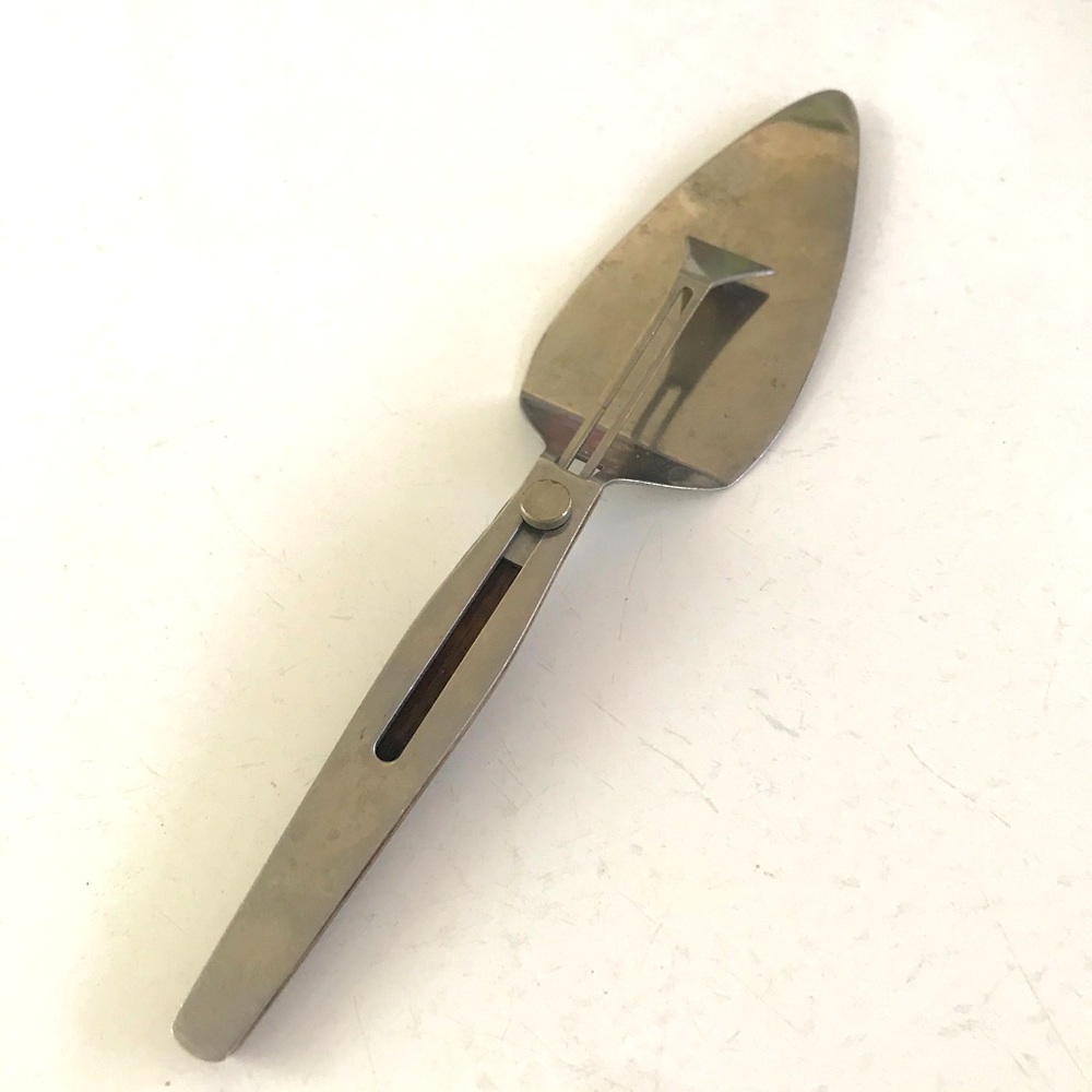 Vintage Yax Cake Pie Server
